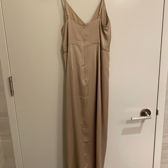 BRAND NEW SHONA JOY Luxe Tie Front Cocktail Dress | Gold | Size 4 - Picture 5 of 8